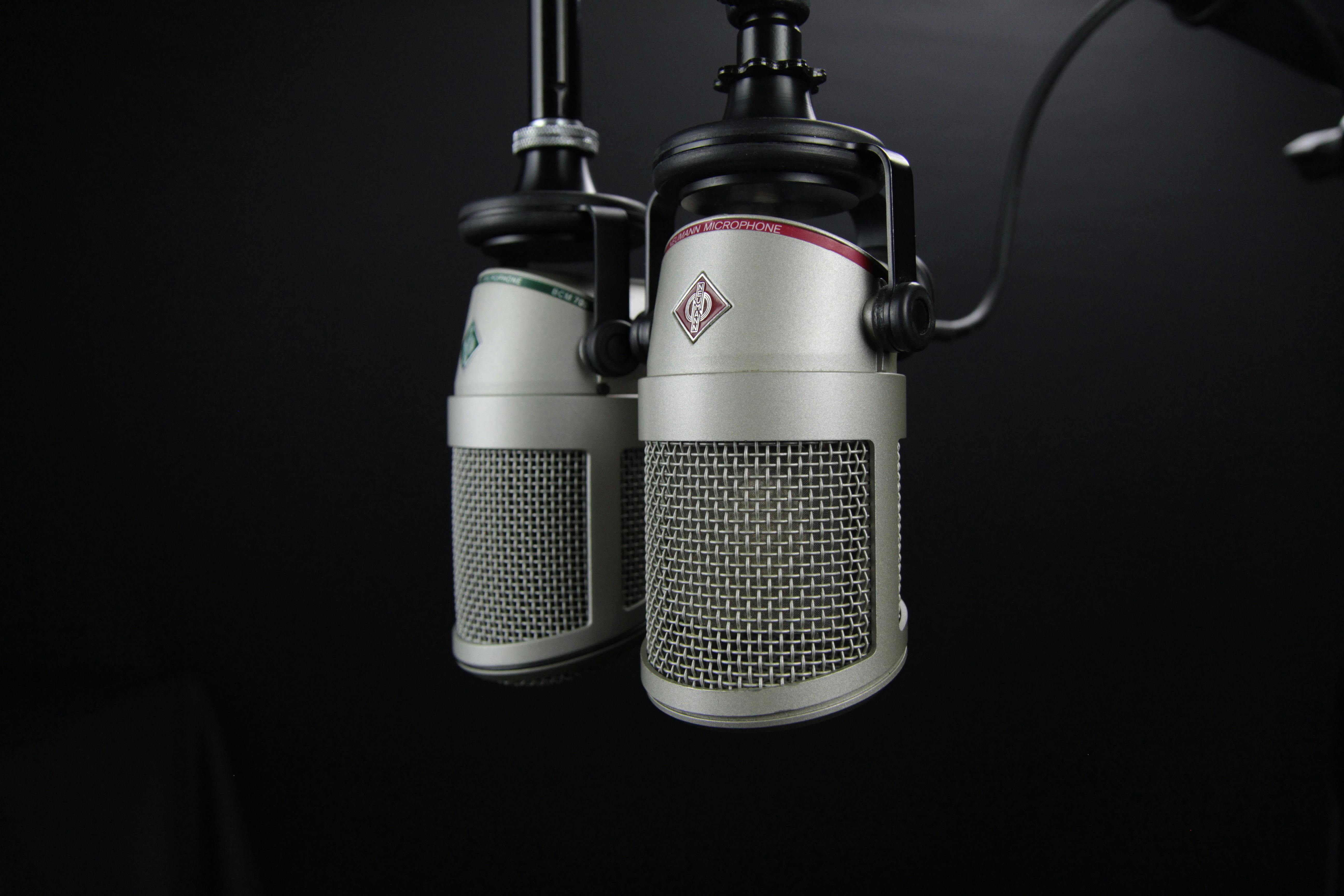 A picture of a microphone used for speech transcription